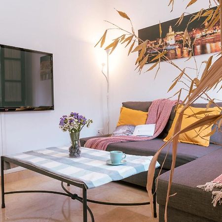 Apartamento Con Encanto En Patio Sevillano Luaran gambar