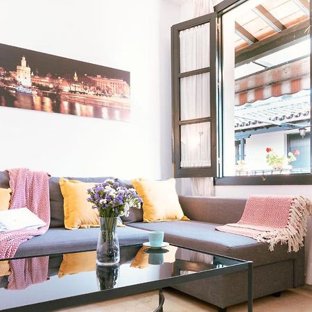 Apartamento Con Encanto En Patio Sevillano Luaran gambar