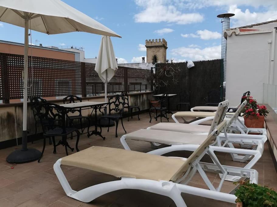 Apartamento Con Encanto En Patio Sevillano Luaran gambar