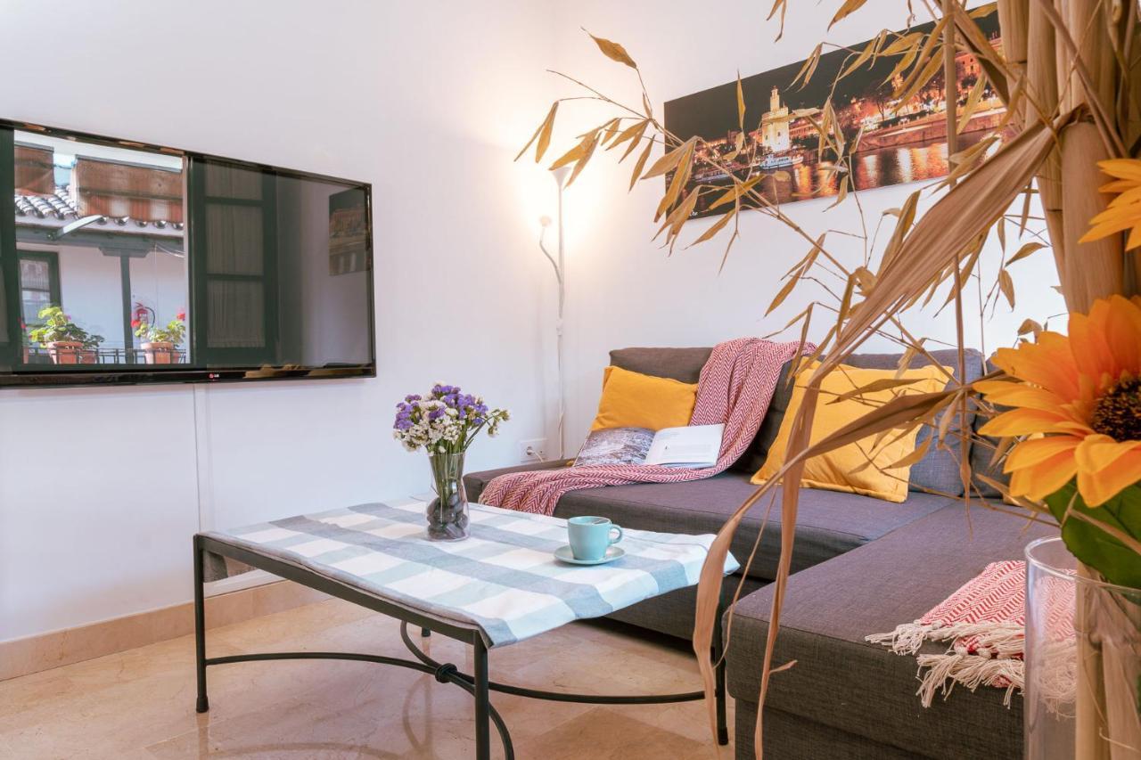 Apartamento Con Encanto En Patio Sevillano Luaran gambar