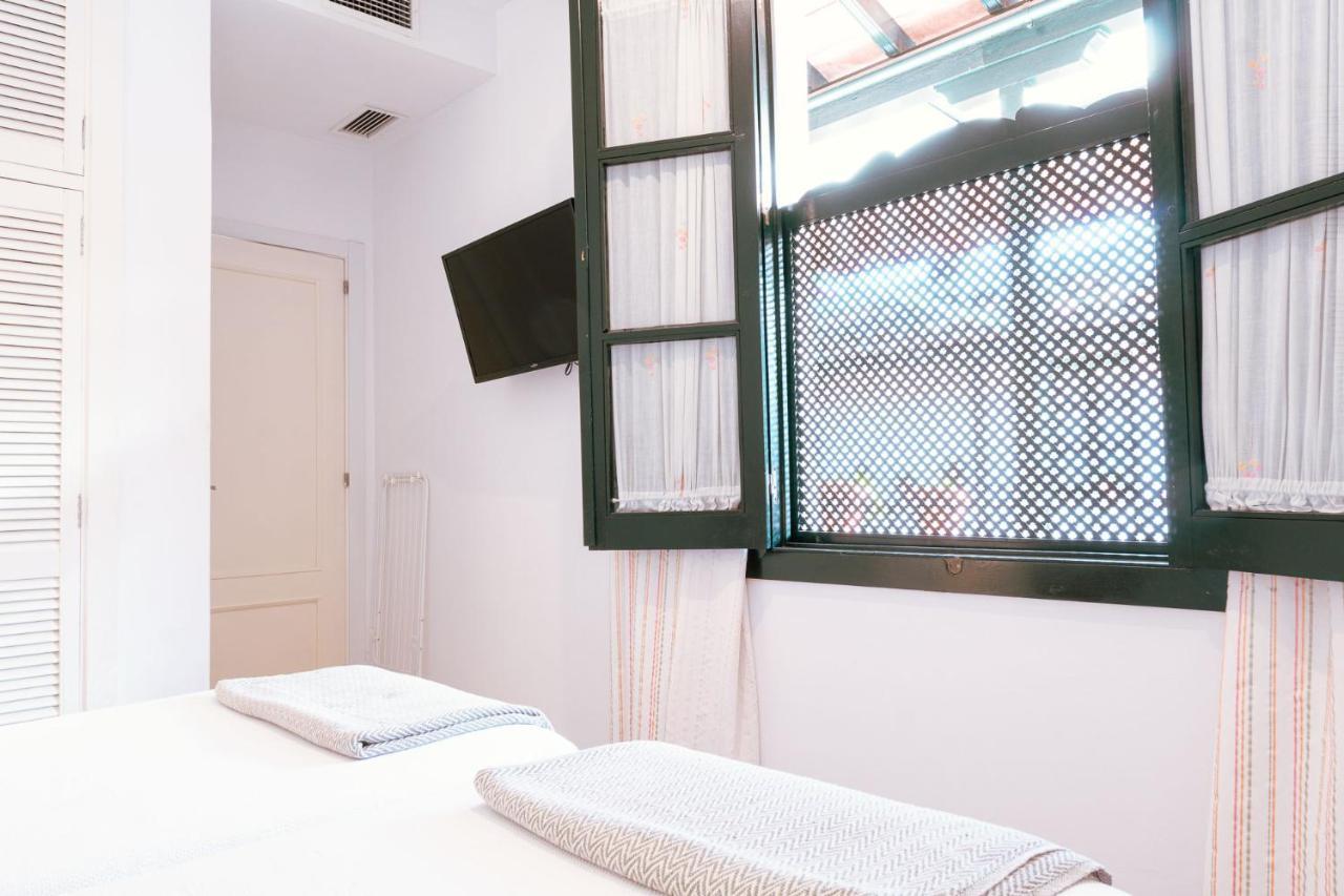 Apartamento Con Encanto En Patio Sevillano Luaran gambar