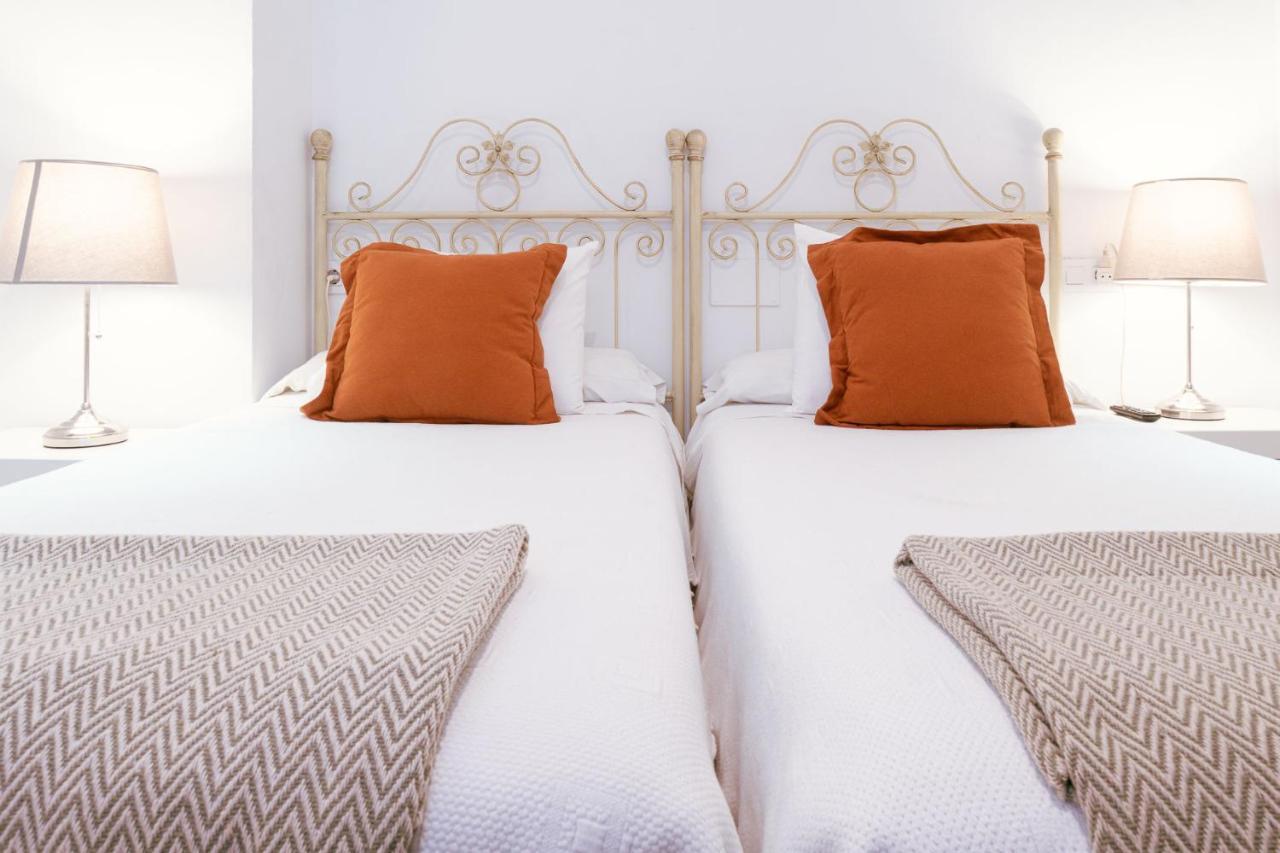 Apartamento Con Encanto En Patio Sevillano Luaran gambar