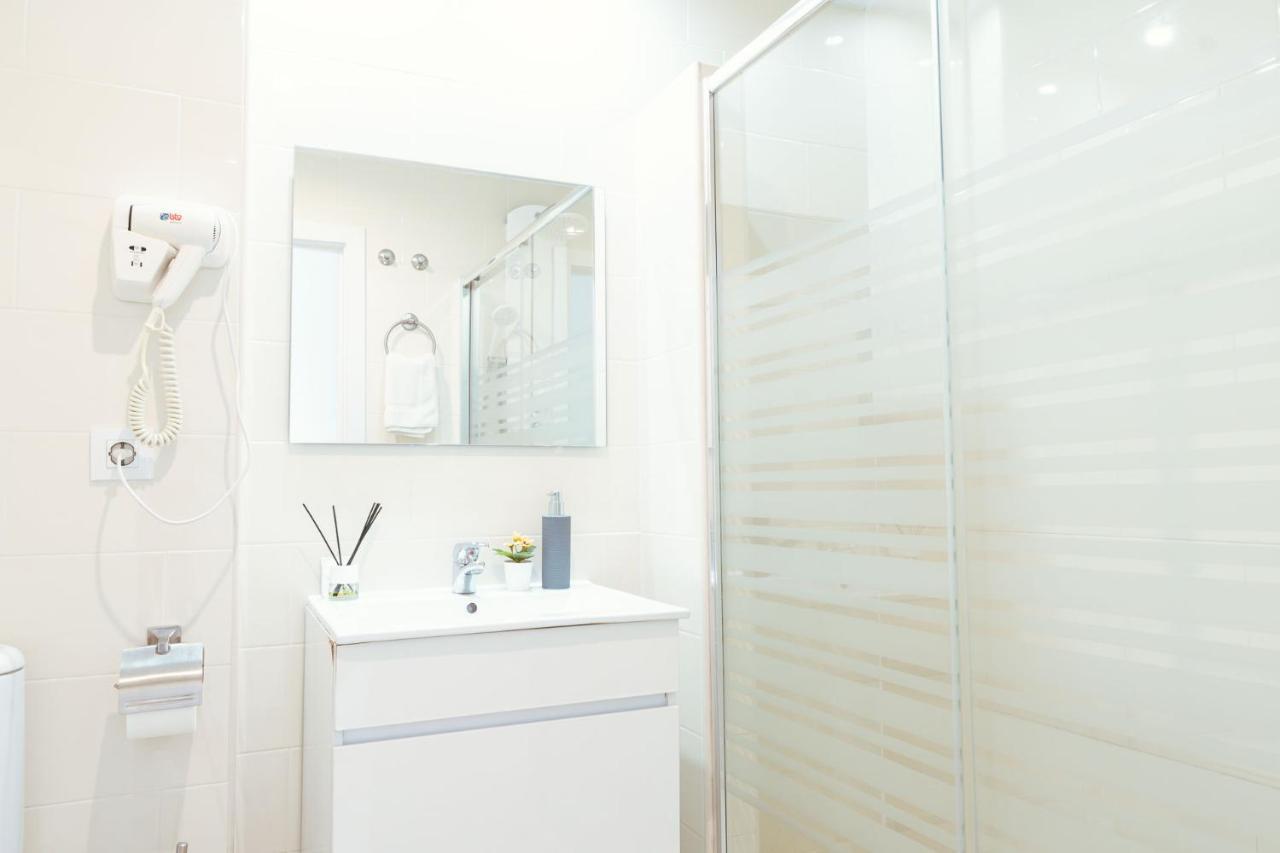 Apartamento Con Encanto En Patio Sevillano Luaran gambar
