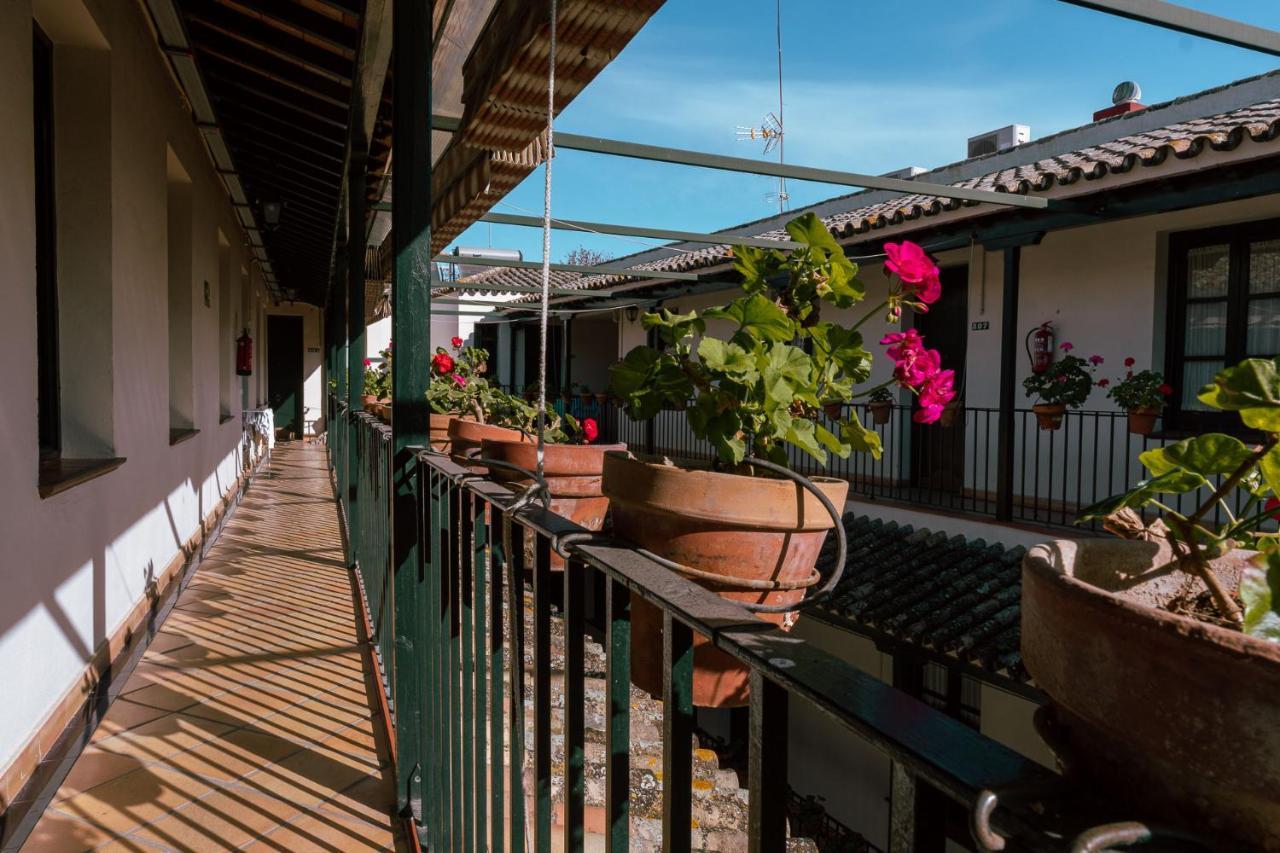 Apartamento Con Encanto En Patio Sevillano Luaran gambar