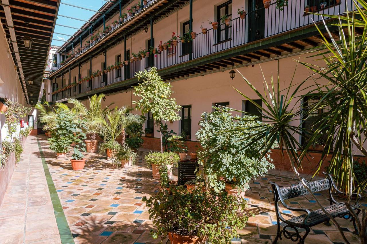 Apartamento Con Encanto En Patio Sevillano Luaran gambar